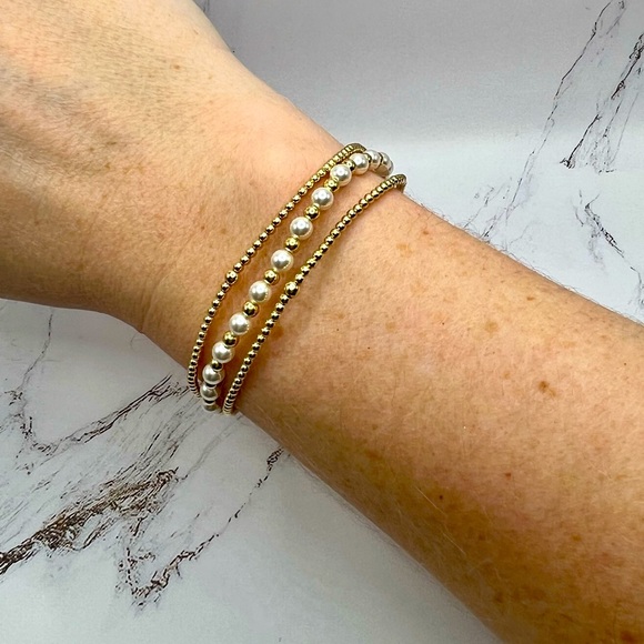 The Pearl Stack - Set of 3 Bracelets made with 14k Gold Filled & Pearl B… - Picture 3 of 6